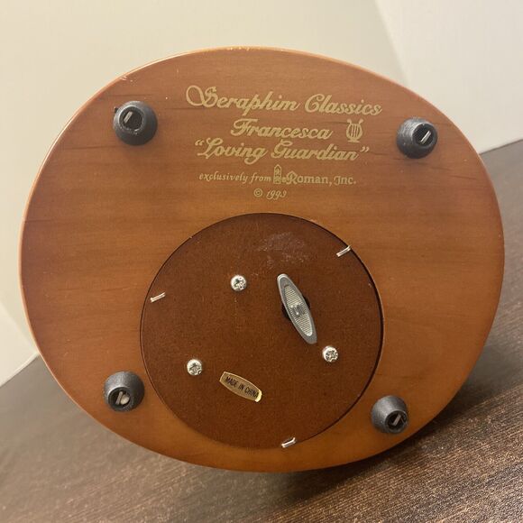 Seraphim Classics Francesca "Loving Guardian" Angel Music Box Figurine 1993 - Picture 9 of 11